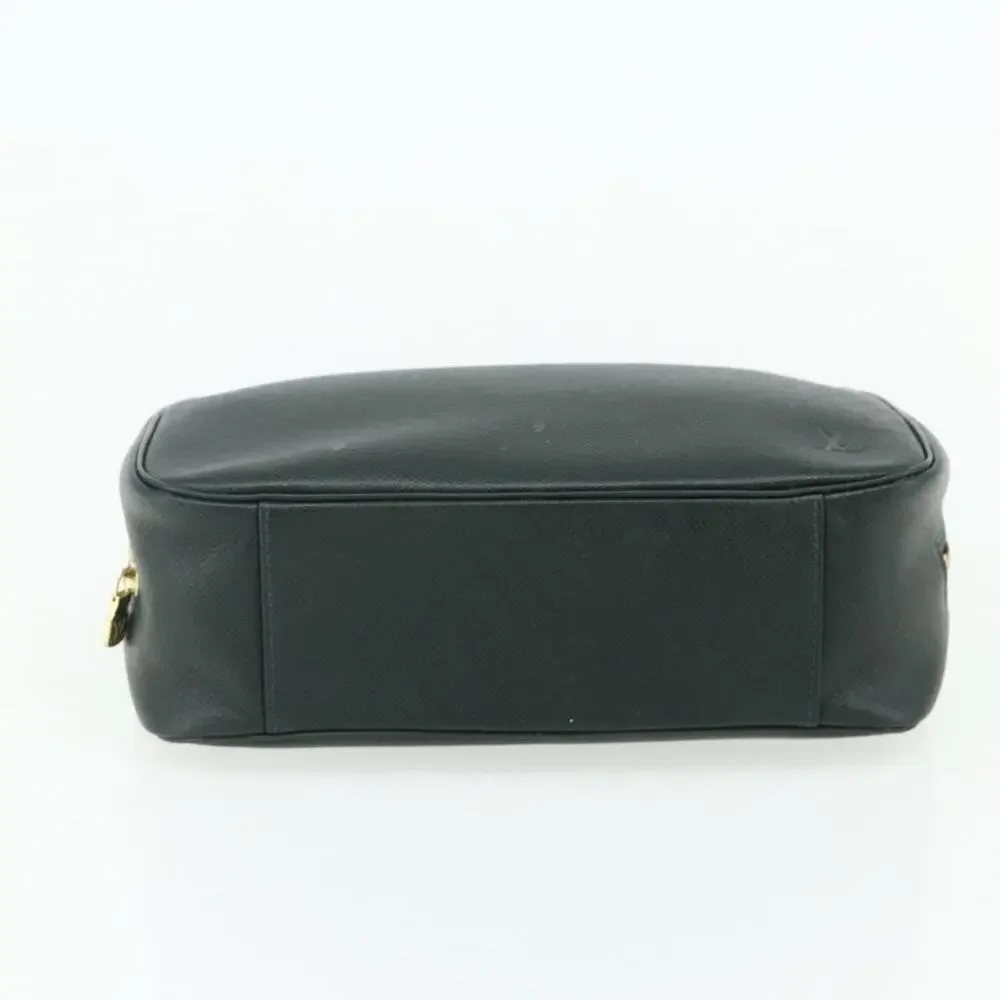 Louis Vuitton Taiga Trousse Toilette GM Clutch Bag Epicea Green